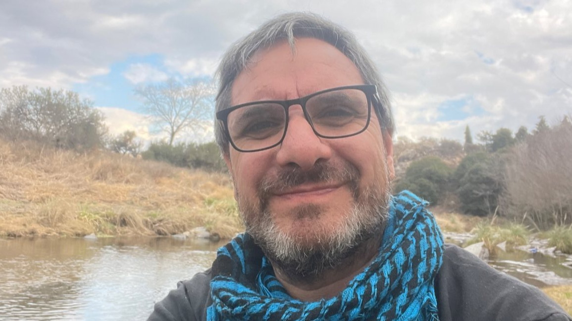 "Clima de Época", un ensayo periodístico, filosófico y político sobre la relación entre la política y el poder real 